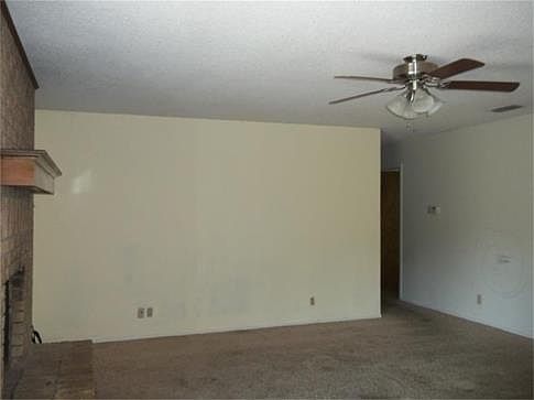 4th image of 2914 Lori Ln
