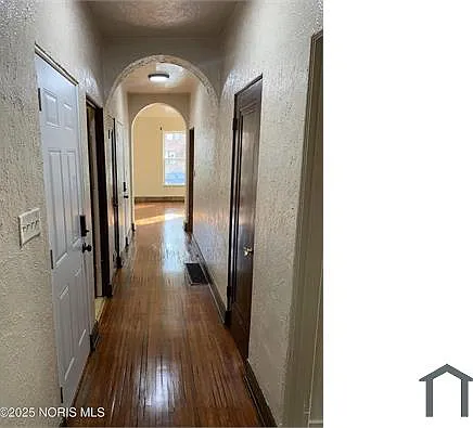 3 bed, 1600 sqft, $1,300 — Photo 4