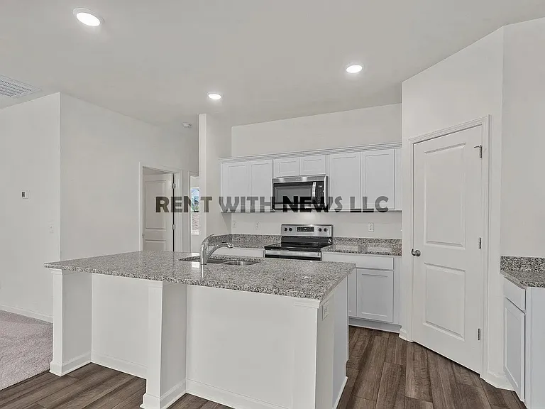 3021 Winding Ridge Dr — Photo 2