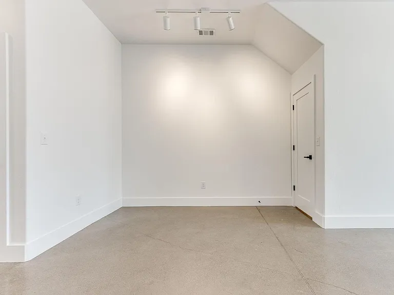 1705 Wheeler St — Photo 5