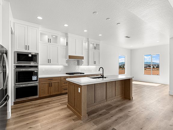5th image of 489 E Weatherby Way