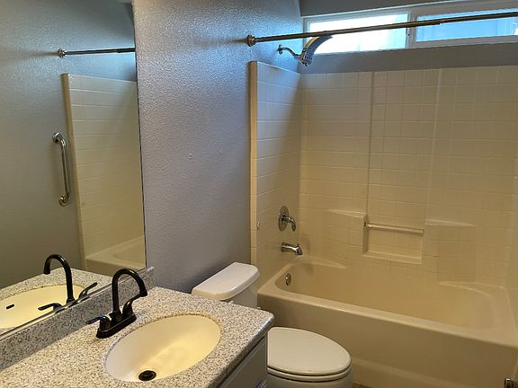 4th image of 651 Glenbrook Dr