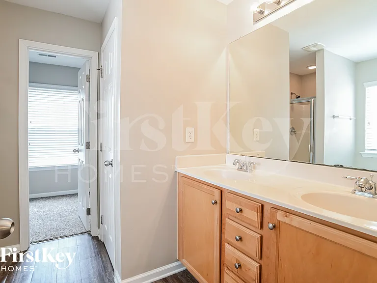 723 Marthas View Dr — Photo 10