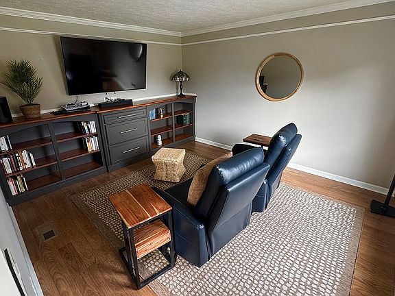 Den/office/parlor/Living RM