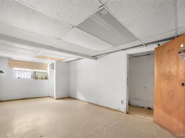 150-62 Booth Meml Avenue image 14 of 14