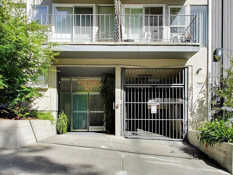 671 Vernon Street — Photo 19