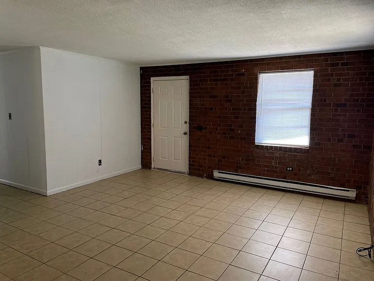 1009 Cassell St — Photo 3