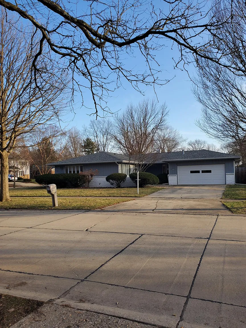 1201 Devonshire Dr photo 1