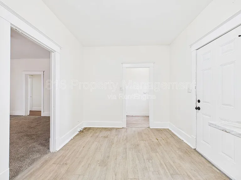 411 Main St — Photo 8