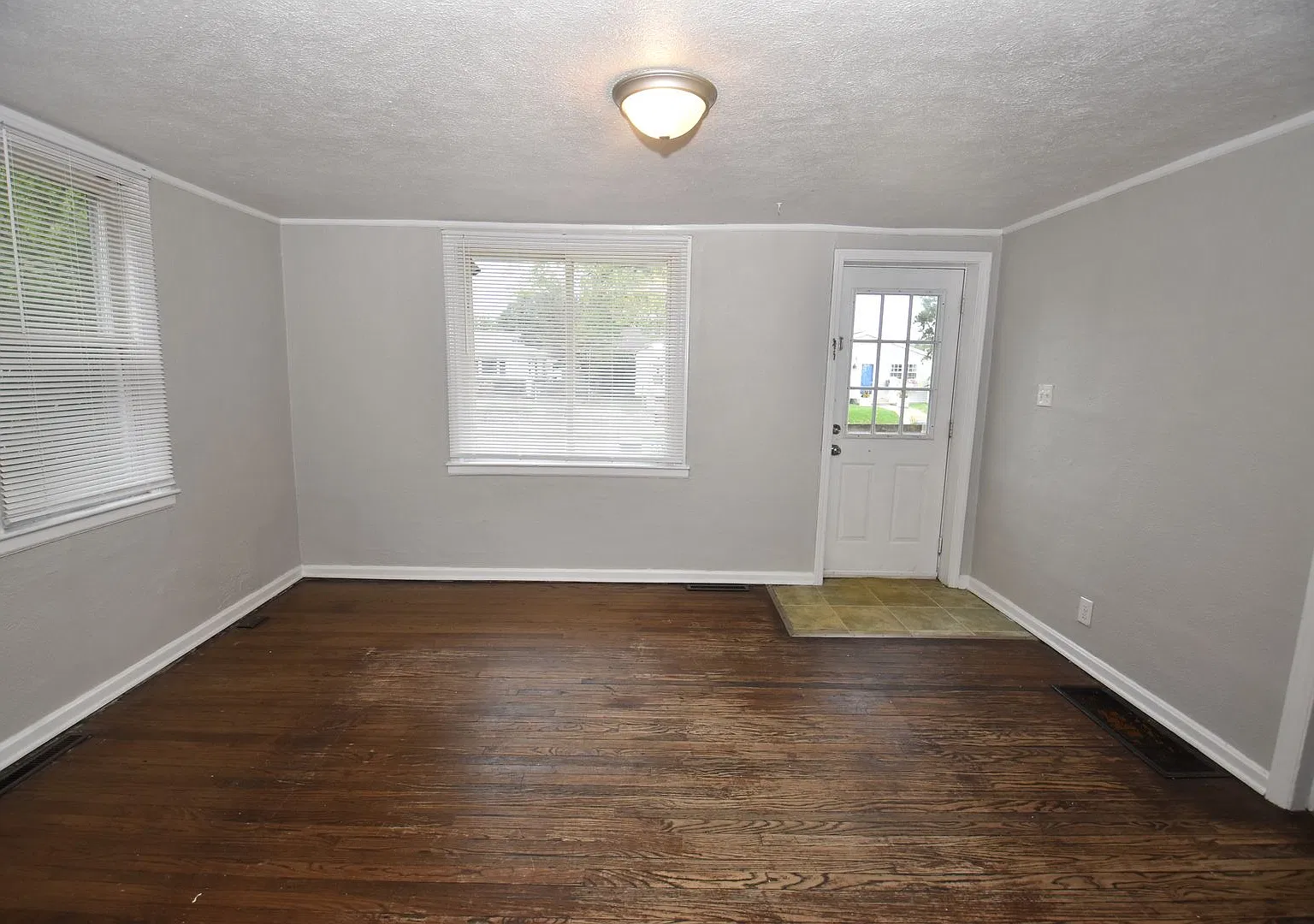 Mishawaka South Side Bungalo — Photo 2