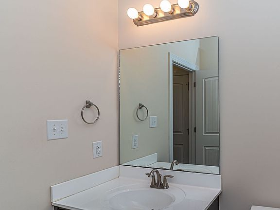 5th image of 112 Quail Hollow Dr