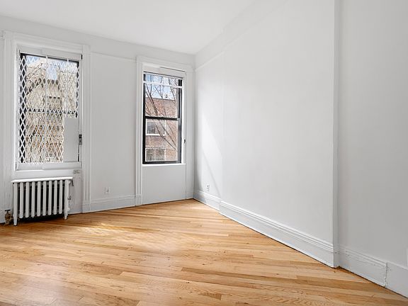 3rd image of 168 E 7th St APT 4C