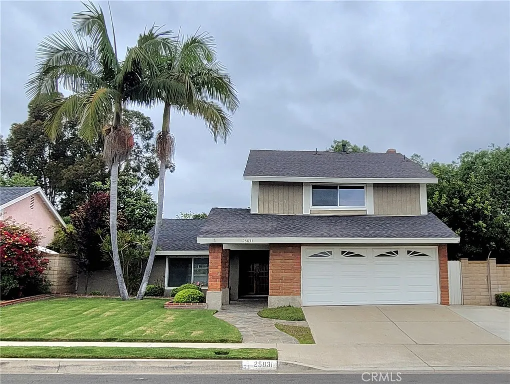 4 bed, 2.5 bath, 1829 sqft, $4,650 — Photo 1