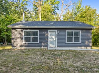 8941 Buckhorn Dr, Howard City, MI 49329