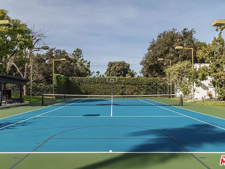 624 N Beverly Dr — Photo 39