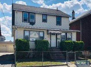 194 Hayward Pl #B, Wallington, NJ 07057