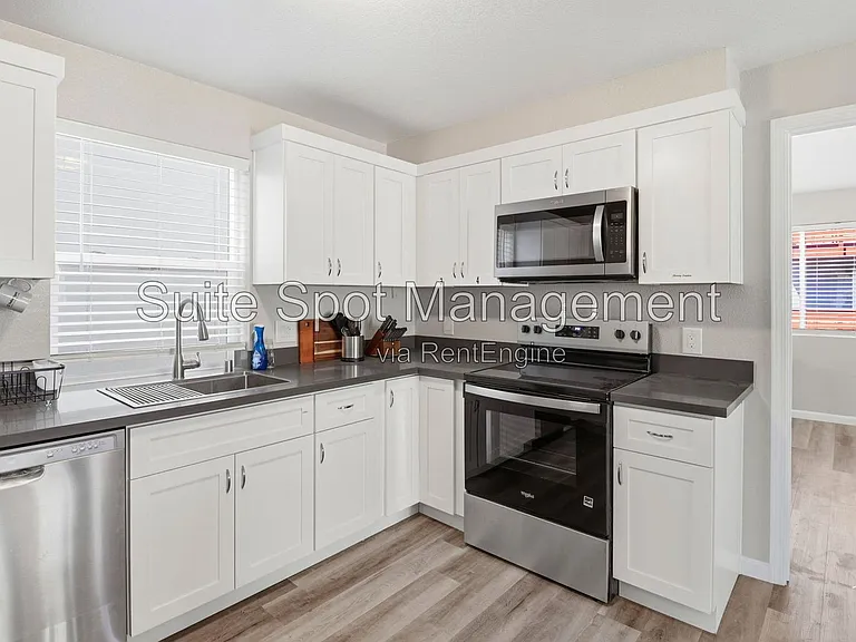 160 Harrison Ave #E3 — Photo 12