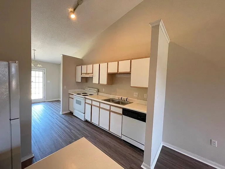 1104 Park West Dr #A — Photo 6