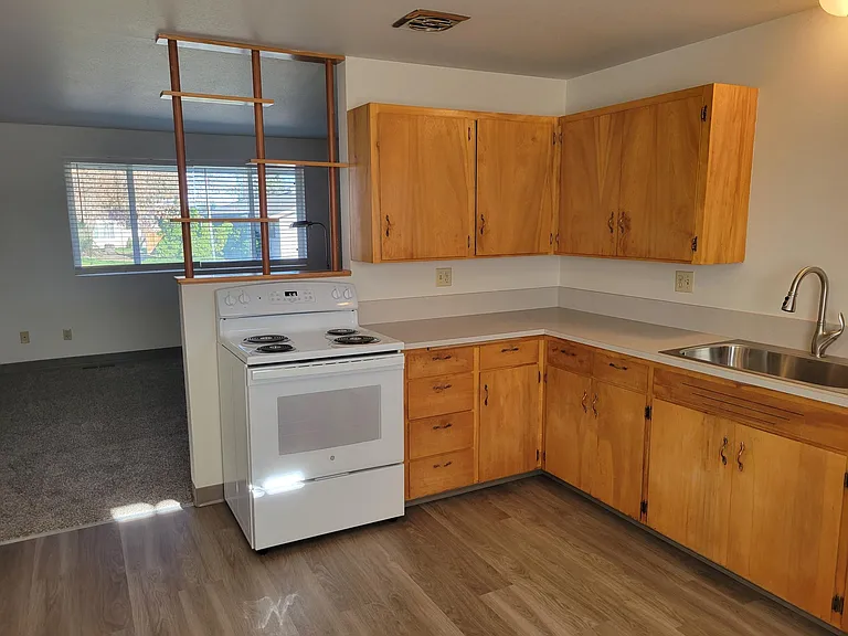 414 S 65th Ave #414 — Photo 3