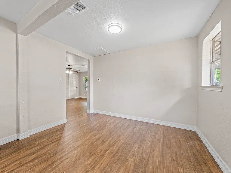 11700 N Oak St — Photo 18