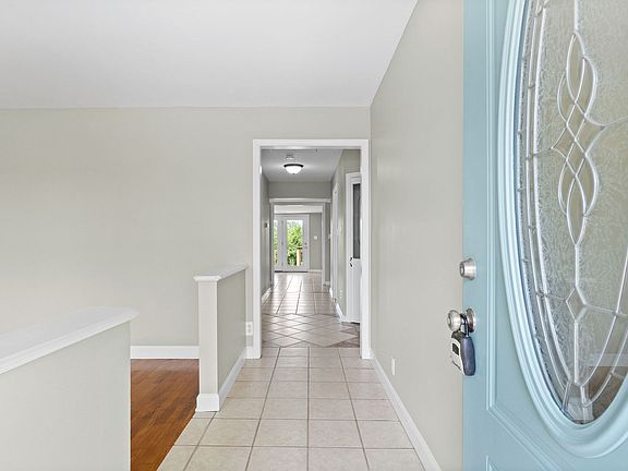 3rd image of 2914 Seminole Ave