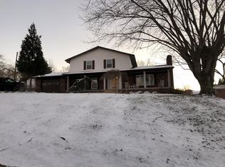 136 Elm St, Pounding Mill, VA 24637