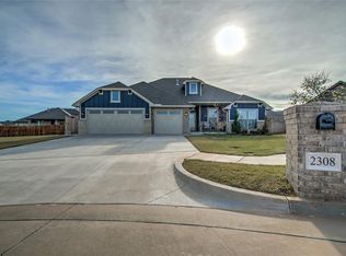 2308 E Pinric Ter, Mustang, OK 73064
