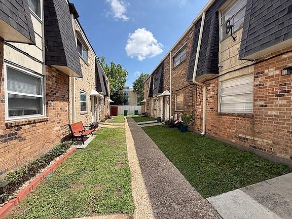 2nd image of 4216 Eporia St APT D