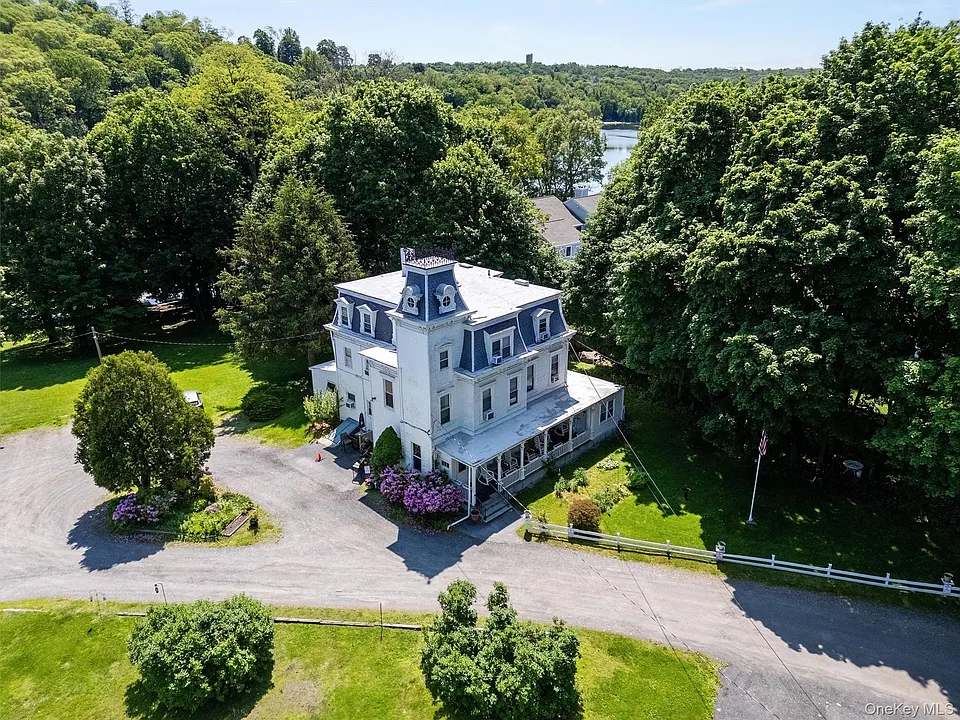1860 E Main St #1