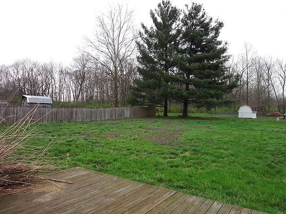 3rd image of 652 W County Road 250 S