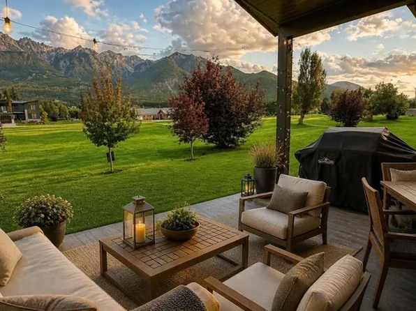 4962 W Riverside Dr, East Kootenay, BC V0B 1L1