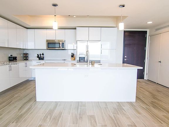 2nd image of 999 SW 1st Ave APT 3306