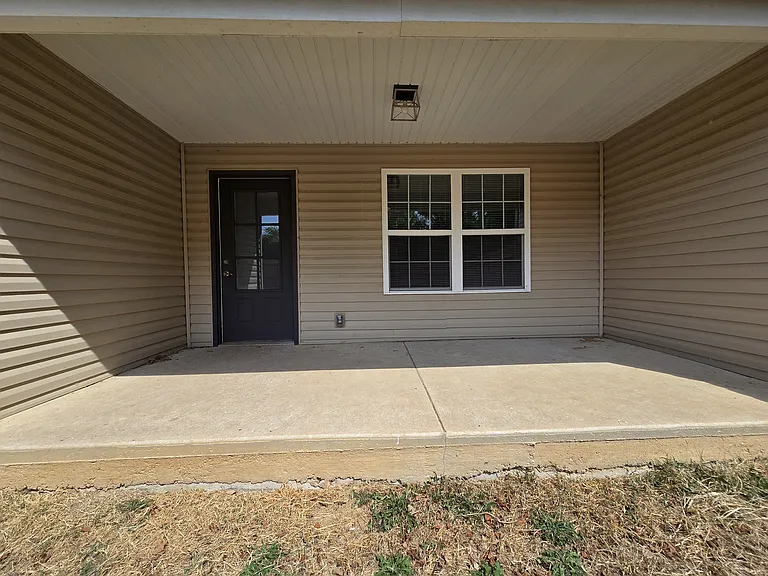 539 Welch St — Photo 15