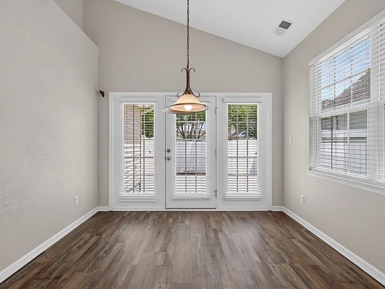 840 Willberry Dr — Photo 17