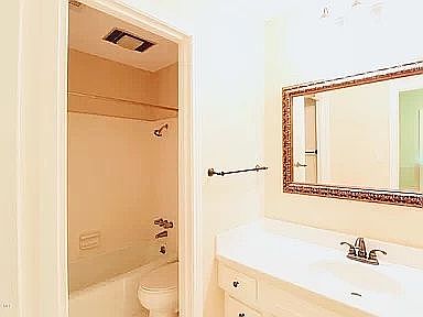 5th image of 214 Glen Eagles Dr