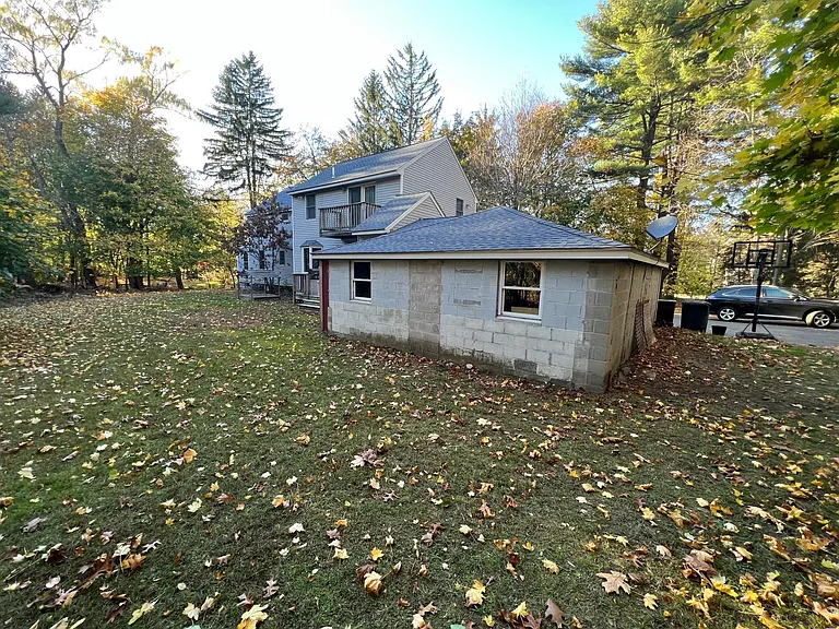 52 Dascomb Rd — Photo 39