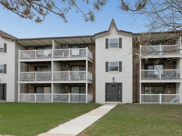 125 Gregory St APT 4, Aurora, IL 60504