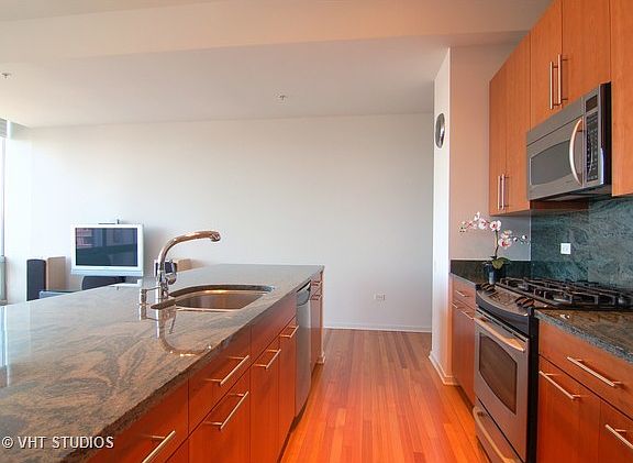 4th image of 500 W Superior Ave #802
