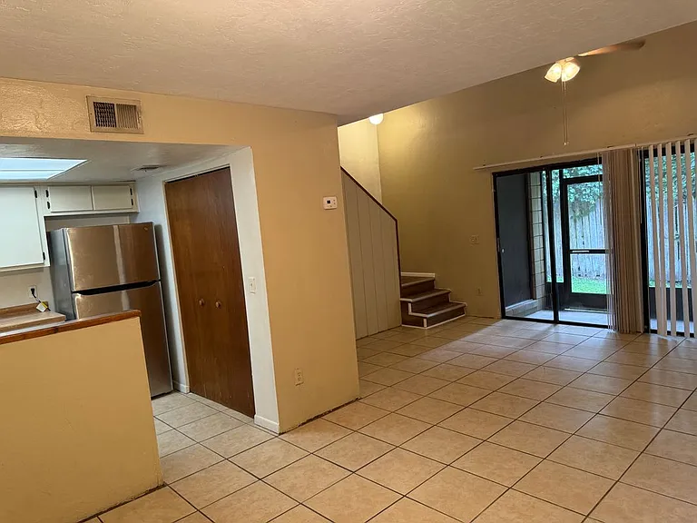4304 SW 70th Ter #B — Photo 16