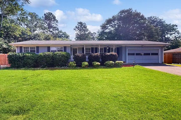 1st image of 2522 Pamela Dr