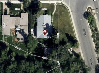 3205 E 4th St SW, Calgary, AB T2S1Y1