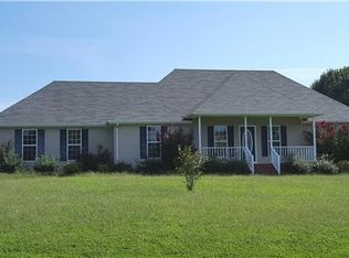 1 Oakley Dr, Fayetteville, TN 37334