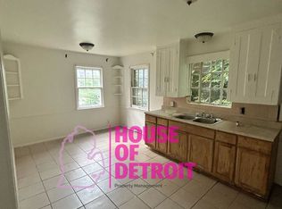 16217 Robson St, Detroit, MI 48235
