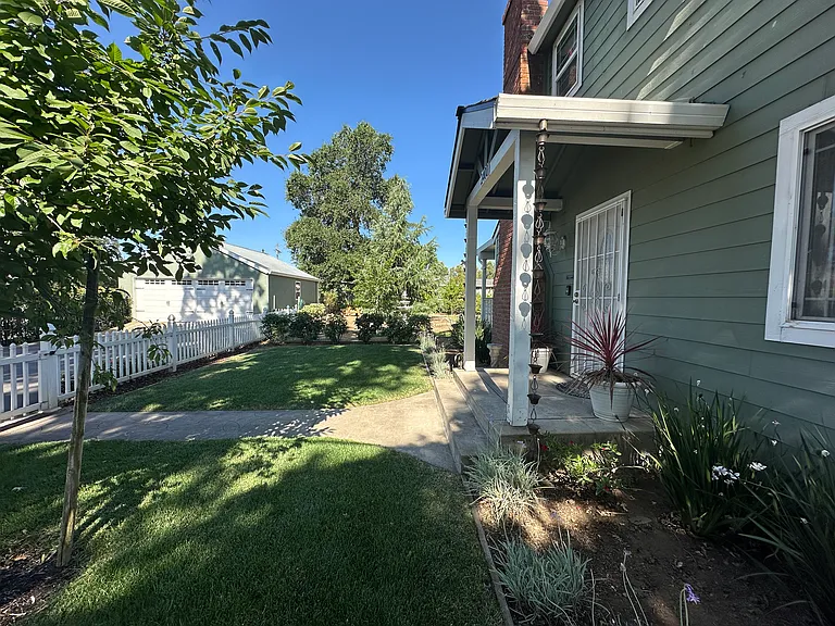 2400 Central Ave — Photo 5