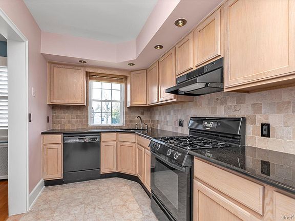 4th image of 102 S Village Avenue #3B