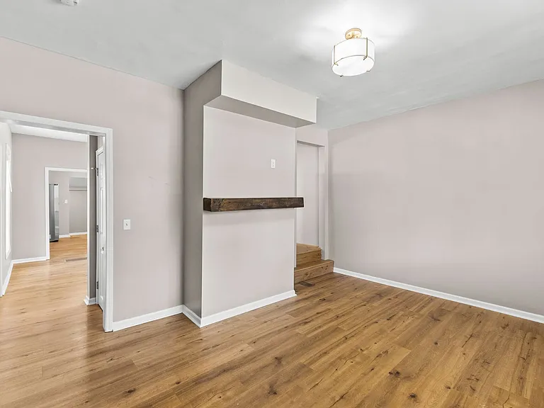 122 E Woodrow Ave — Photo 5