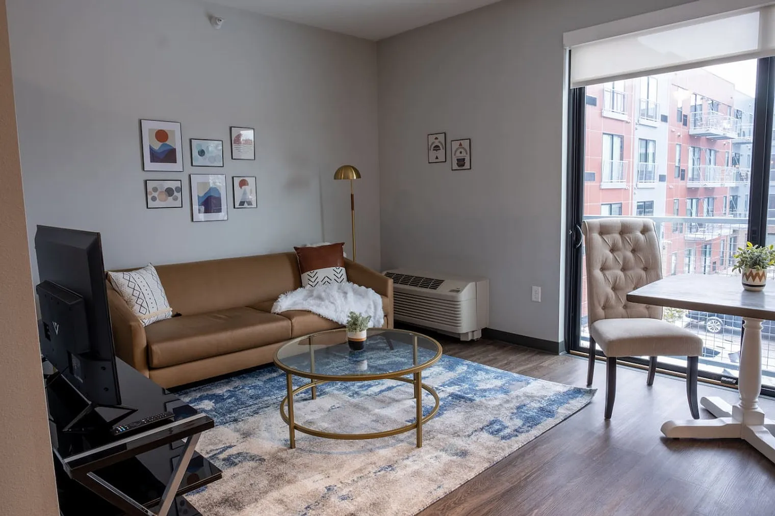 1 bed, 1.0 bath, $2,048 — Photo 1