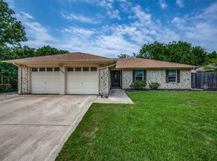 6548 Riddle Dr, Fort Worth, TX 76182