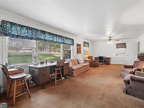 4th image of 294 Elden Dr