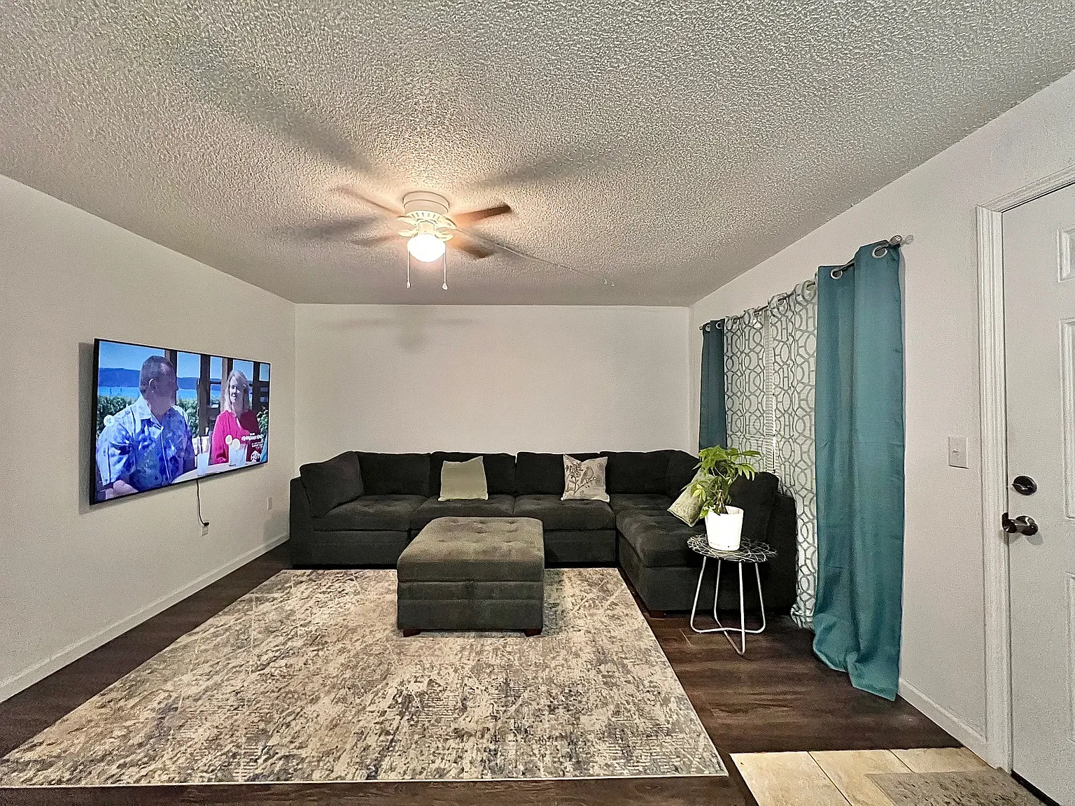 2 bed, 850 sqft, $1,400 — Photo 3